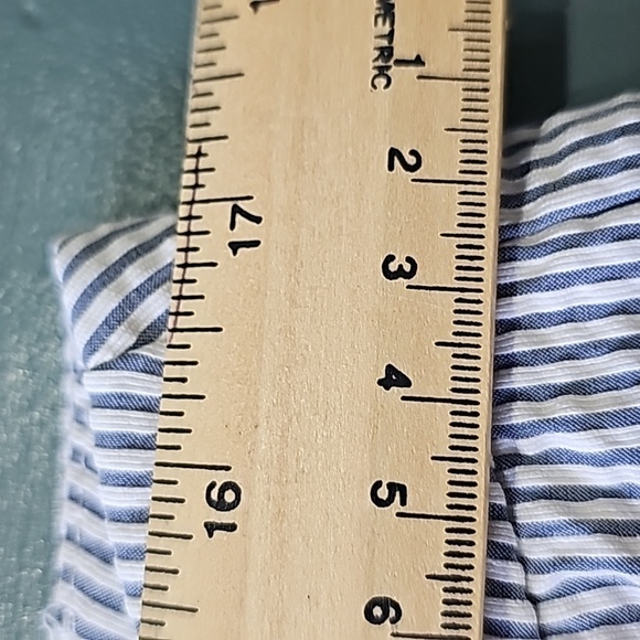 CHARTER CLUB, Y2K Womens Newport slim crop searsucker pants. Gray/white. SIZE 12 - Picture 9 of 15